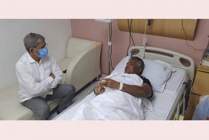 অসুস্থ দুলুকে দেখতে হাসপাতালে মির্জা ফখরুল