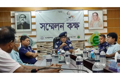 
বরগুনায় গণমাধ্যম কর্মীদের সাথে পুলিশ সুপারের মতবিনিময়