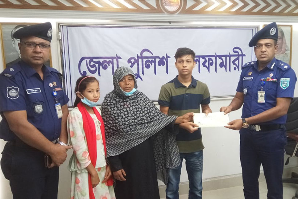 রনির মুখে হাসি ফুটিয়েছেন নীলফামারী পুলিশ সুপার