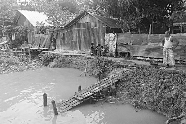 সুগন্ধার পেটে বসতভিটা-জমি