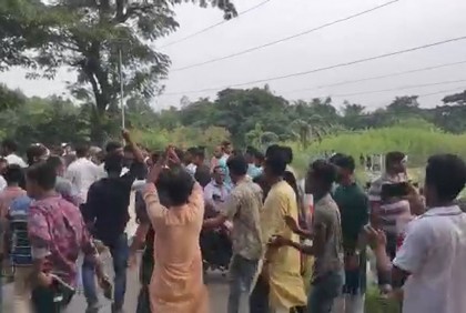 রায়পুরায় একই স্থানে সভা : বিএনপি ও ছাত্রলীগের ধাওয়া পাল্টা ধাওয়া