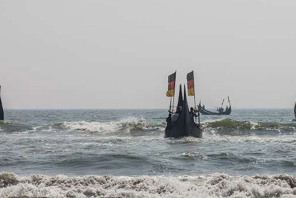 সাগরে ইলিশের ট্রলারে ডাকাতি