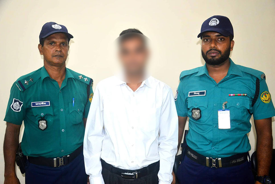 চাকরির লিখিত পরীক্ষায় প্রক্সিতে উত্তীর্ণ, ধরা পড়লো ভাইভাতে