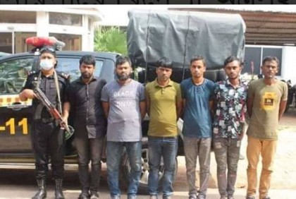 কনসার্টের আড়ালে ডাকাতি, অস্ত্রসহ গ্রেফতার ৭