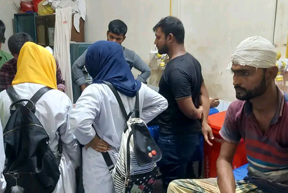 কুষ্টিয়ায় শোক সভায় আওয়ামী লীগের দুই গ্রুপের সংঘর্ষ, আহত ২০