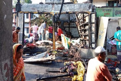 বরগুনায় আগুনে পুড়ে ১০ ব্যবসা প্রতিষ্ঠান ভস্মীভূত