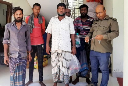 সুন্দরবনে অবৈধ ভাবে মাছ শিকার, ট্রলারসহ ৫ জেলে আটক