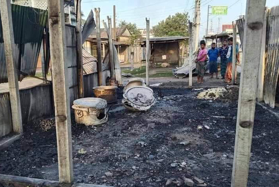ঝিনাইদহে আওয়ামী লীগের অফিস আগুন দিয়ে পুড়িয়ে দেওয়ার অভিযোগ