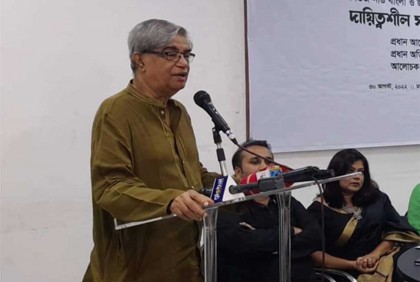 সাংবাদিকতা এবং ফেসবুক চর্চা এক জিনিস নয় : মোস্তফা জব্বার

