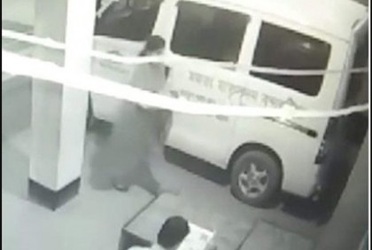 চুরি হওয়া নবজাতক উদ্ধার, গ্রেফতার ৫