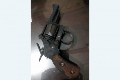 শেরপুরে পরিত্যক্ত অবস্থায় রিভলবার উদ্ধার