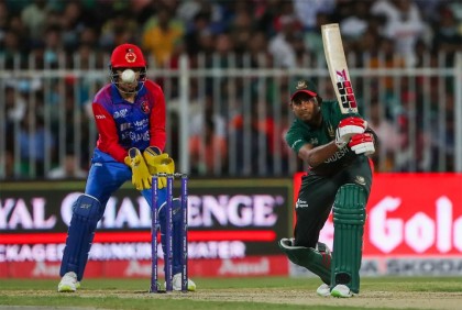 মোসাদ্দেকের ব্যাটে টাইগারদের স্বল্প পুঁজি