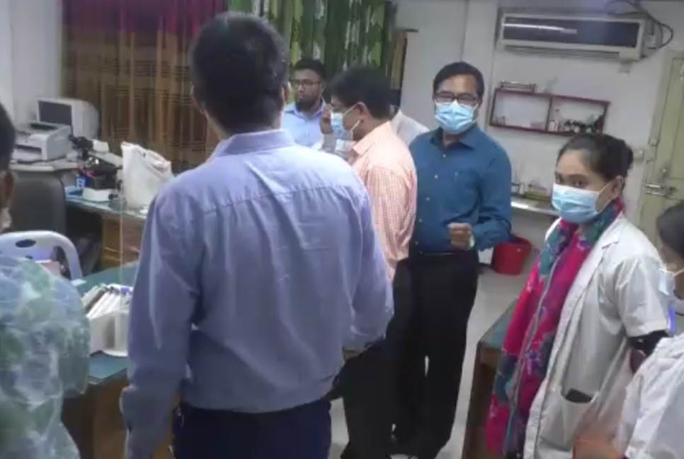 খাগড়াছড়িতে ক্লিনিকে জরিমানা ও সিলগালা