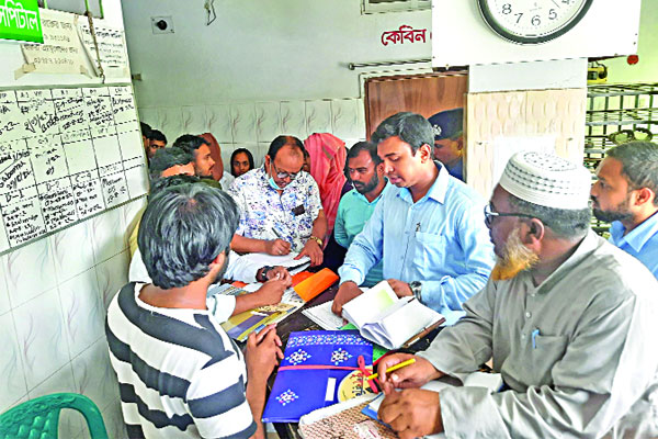 তালা ঝুলছে অবৈধ হাসপাতালে