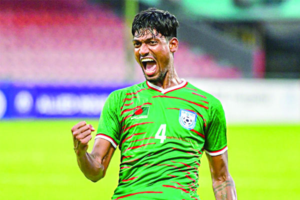 মাঠে ফেরার অপেক্ষায় তপু