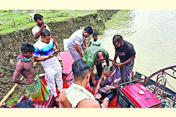 সাঁতরে বিশ্ব রেকর্ড গড়া হলো না মুক্তিযোদ্ধা ক্ষিতীশের