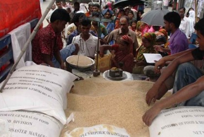 বৃহস্পতিবার থেকে ওএমএসের আওতায় চাল-আটা বিক্রি
