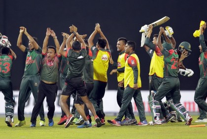 নাগিন ডান্স, ভাঙা দরজা: এবার কী?