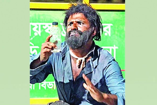 চরিত্রের প্রয়োজনে যখন পাগল