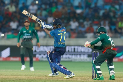 ৮ ওয়াইড, ৪ নো বলেই টাইগারদের সর্বনাশ