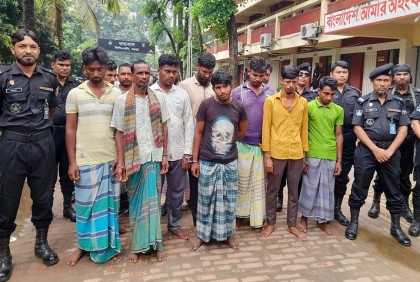 বগুড়ায় সারে ভেজাল পাওয়ায় ১৩ জন গ্রেফতার 