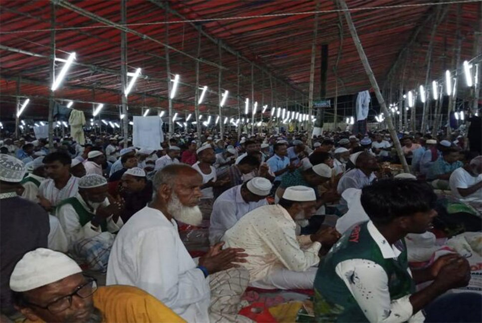 লাখো মানুষে মুখরিত জাকের মঞ্জিল