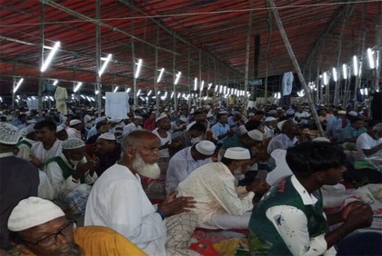 লাখো মানুষে মুখরিত জাকের মঞ্জিল