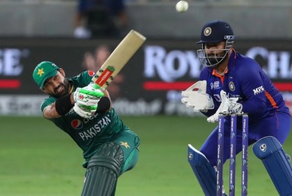 নাটকীয়তার ম্যাচে ভারতকে হারাল পাকিস্তান