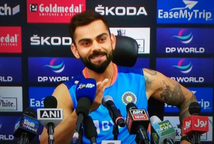 দুঃসময়ে কোহলিকে ধোনি ছাড়া কেউ ফোন করেননি!