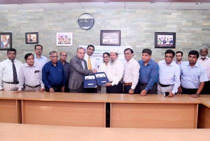 যৌথ গবেষণার লক্ষ্যে ঢাবি ও গ্লোব
বায়োটেকের সমঝোতা স্মারক স্বাক্ষর