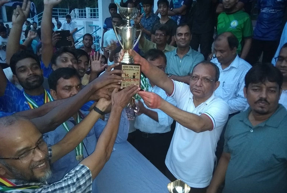 রাবি আন্তঃকলেজ সাঁতার প্রতিযোগিতায় চ্যাম্পিয়ন মতিহার হল