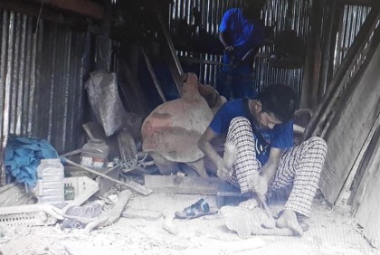 গাছের শেকড়ে সমিরনের ‘মনবাগান’