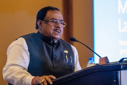‘বাজার স্থিতিশীল রাখতে খোলাবাজারে চাল-আটা বিক্রি চলবে’