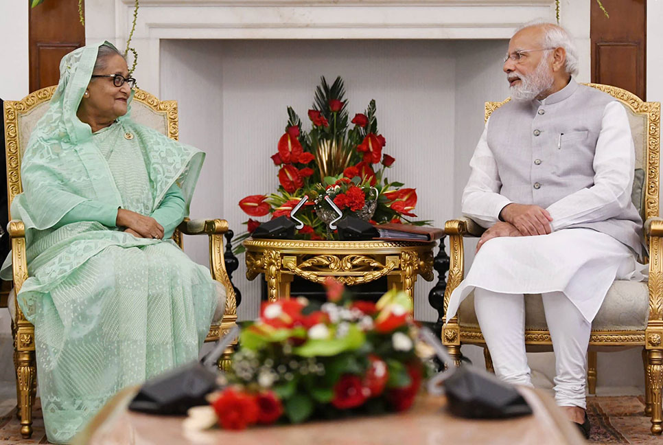মোদিকে পদ্মা সেতু দেখার আমন্ত্রণ শেখ হাসিনার