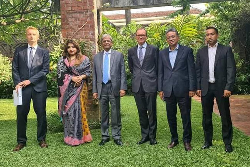 ব্রিটিশ হাইকমিশনারের সঙ্গে বিএনপি নেতৃবৃন্দের বৈঠক
