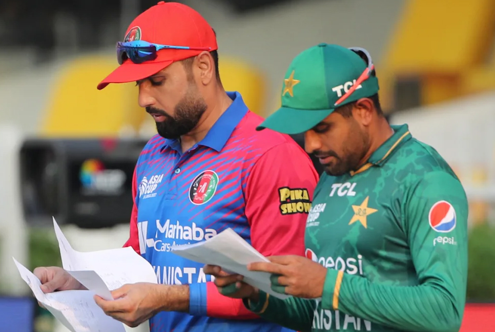 আফগানদের বিপক্ষে টস জিতে ফিল্ডিংয়ে পাকিস্তান