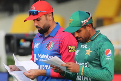 আফগানদের বিপক্ষে টস জিতে ফিল্ডিংয়ে পাকিস্তান