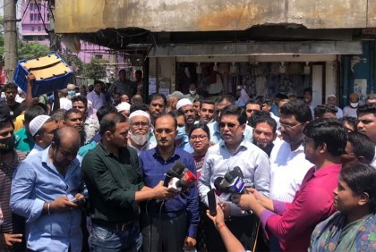 আগামী সপ্তাহ থেকে লাল চিহ্নিত সড়কে হকার বসতে দেয়া হবে না : মেয়র তাপস