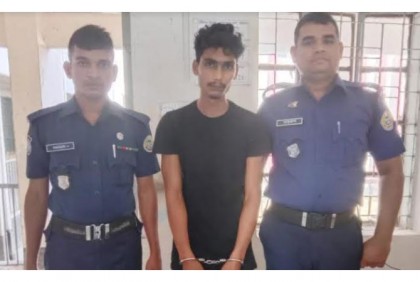 আগৈলঝাড়ায় পুলিশকে কামড় দিয়ে পালানোর
চেষ্টা; গাঁজাসহ আটক যুবক কারাগারে