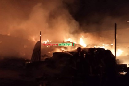 সাভারে ঝুটের গুদামে আগুন, নিয়ন্ত্রণে ৬ ইউনিট

