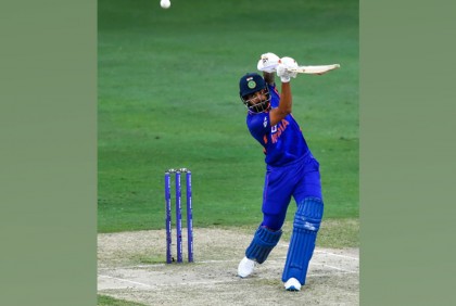 কোহলি-রাহুলের অর্ধশতকে বড় সংগ্রহের পথে ভারত