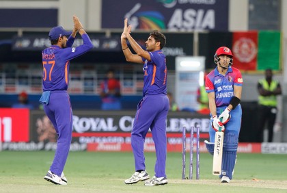 ২১৩ রানের লক্ষ্যে ব্যাটিংয়ে নেমে ৯ রানে ৪ উইকেট নেই আফগানিস্তানের