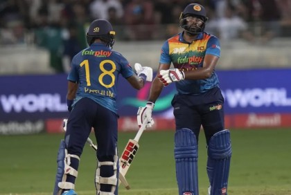 ছোট লক্ষ্যে পাকিস্তানকে ‘হেসেখেলে’ হারালো শ্রীলঙ্কা

