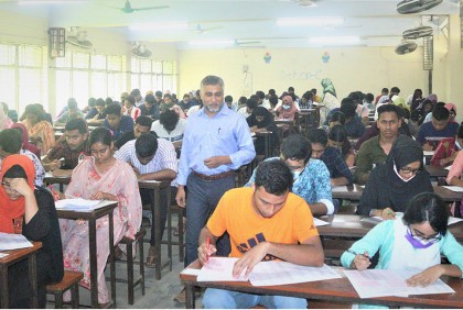 বাকৃবিতে ভর্তি পরীক্ষায় ইলেকট্রিক ডিভাইসসহ আটক এক