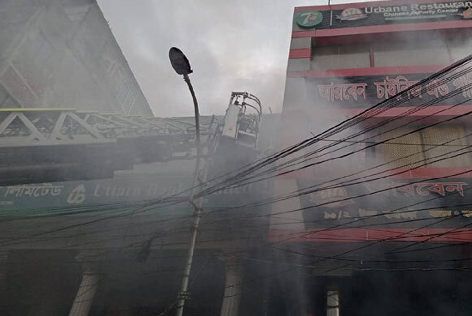 যাত্রাবাড়ীর কলাপট্টির আগুন নিয়ন্ত্রণে


