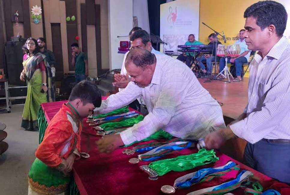 চার দেয়ালে বন্দী শিশুর স্বাভাবিক বিকাশ হয় না : গণশিক্ষা প্রতিমন্ত্রী

