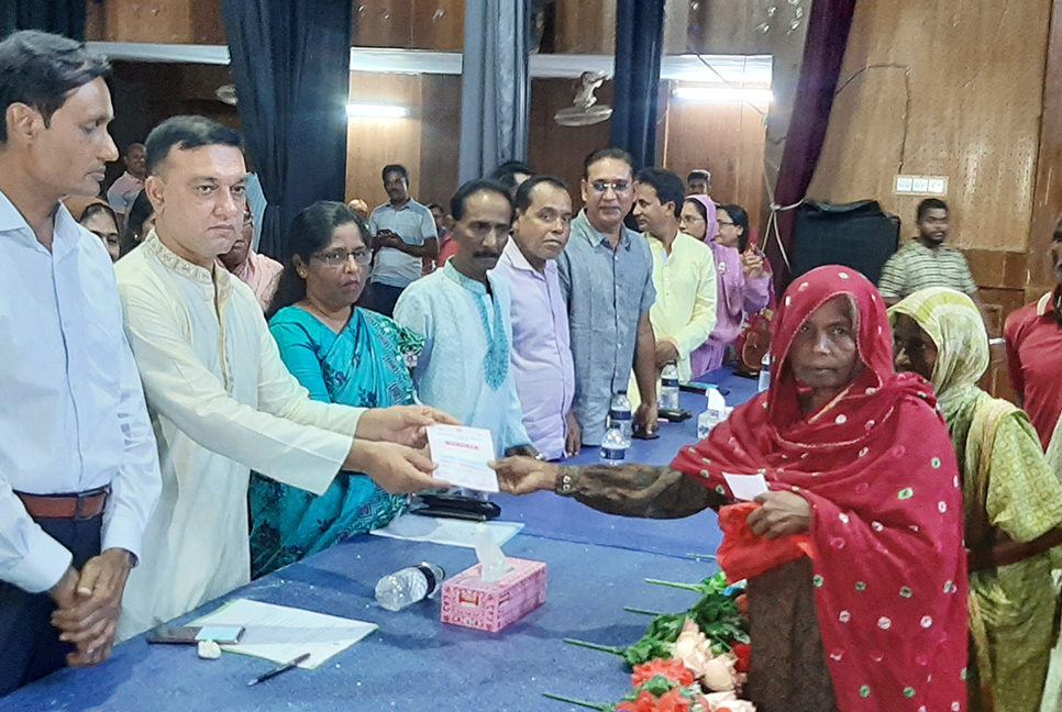৫ হাজার বয়স্ক ভাতা কার্ড বিতরণ করলো মসিক