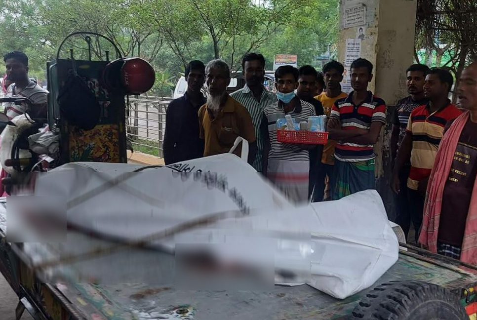 কুষ্টিয়ায় সড়কে প্রাণ গেল ৪ জনের


