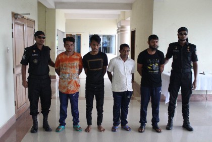 বাগেরহাটে ছিনতাই চক্রের মূলহোতাসহ গ্রেফতার ৪