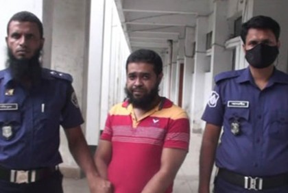 নাটোরে স্কুলশিক্ষিকা হত্যার পলাতক আসামি গ্রেফতার